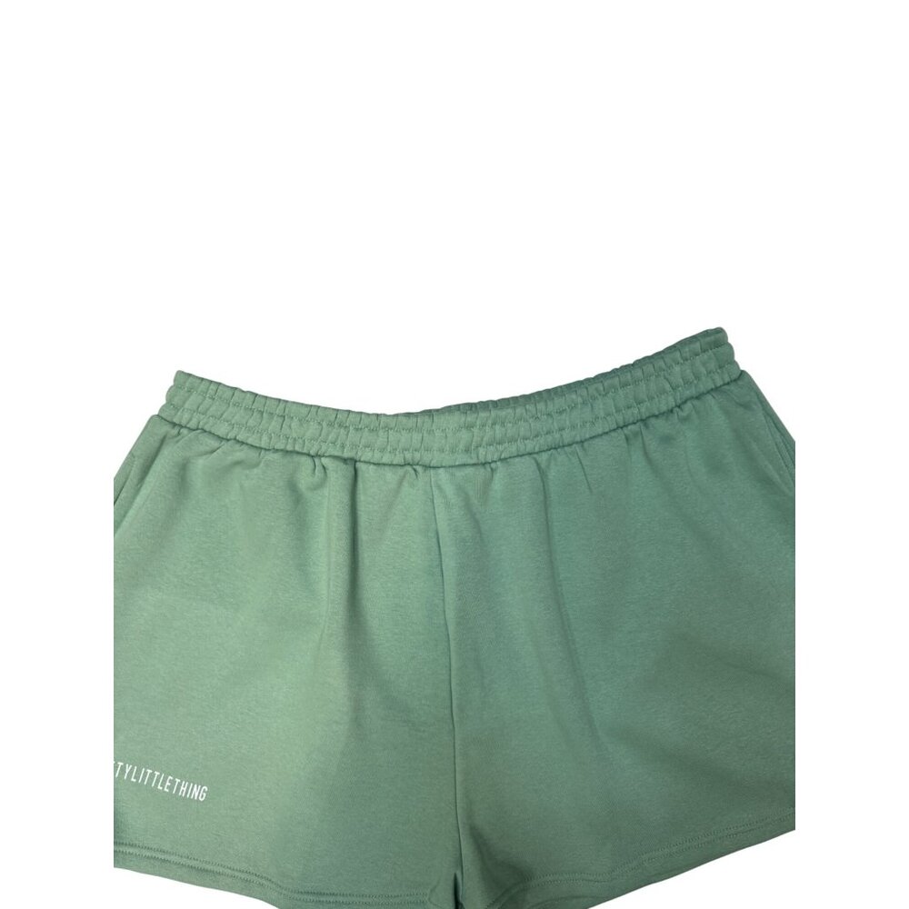 2/$30 NWT PrettyLittleThing Plus Size 14 Sage Green Pocket Sweat Shorts - Picture 6 of 14